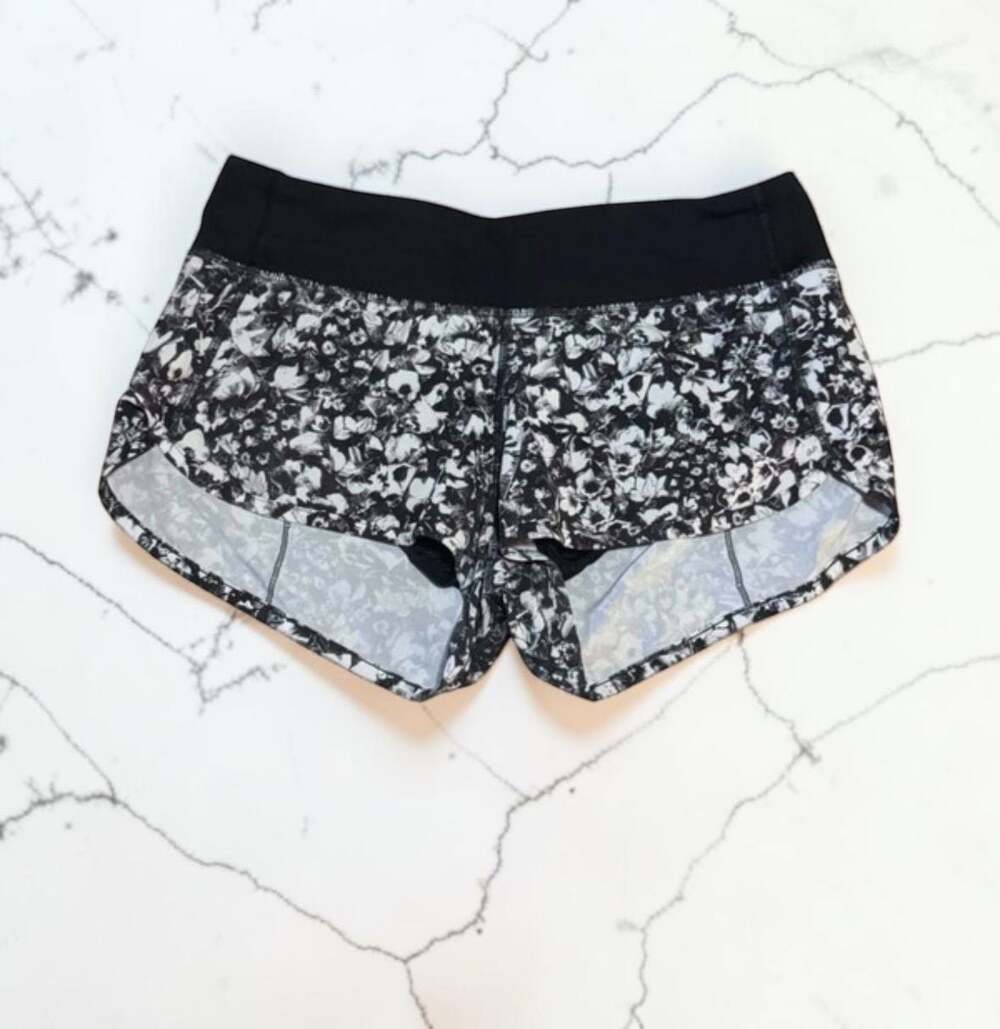 Lululemon Speed Short 2.5" Black White Floral Mash Up Athletic Running Shorts Si